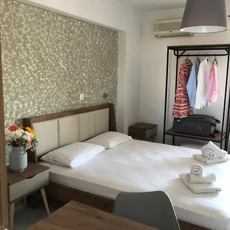 Armonia Skiathos Town